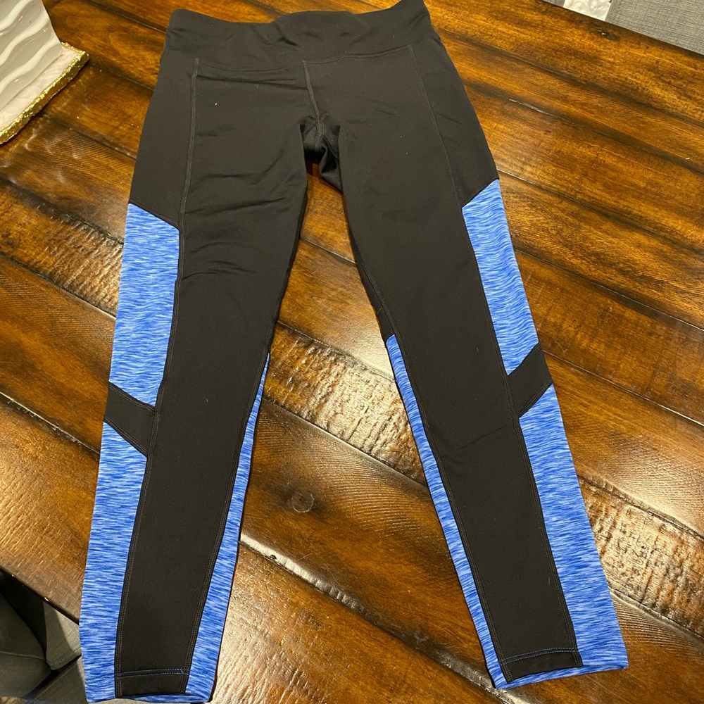 Women’s Calvin Klein Performance Legging Size Medium